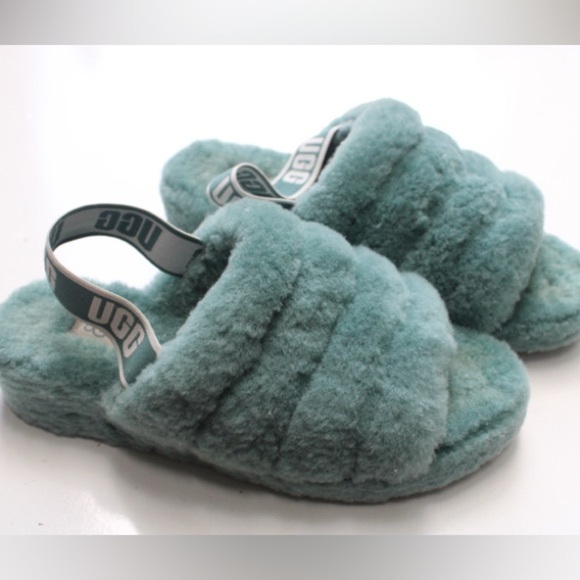 UGG Fluff Yea slides - Picture 2 of 12